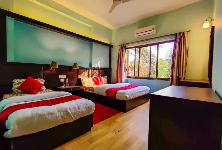 Hotel Ananda Inn Отели рядом с достопримечательностью «Zhong Hua Monastery»