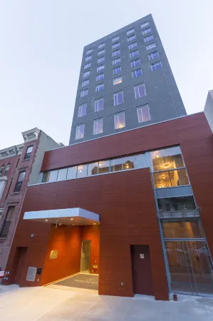 Edge Hotel Washington Heights Отели рядом с достопримечательностью «Fort Lee Museum»