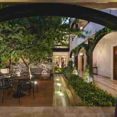 Adoro Hotel Boutique Hotel Exterior