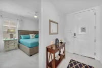 3/3 384-303  SOUND LUXURY CONDO