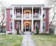 Spacious, Historical Condo NEXT DOOR to WKU Campus