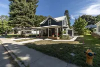 Private Backyard and Modern Amenities - Vibrant Cozy Retreat
