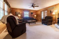 Ultimate Summer Cabin|Kids’ Room Included