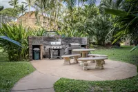 Convenient to Downtown Kihei, Across Famous Charley Young Beach, 3 Pool, Tennis Courts (MV3407)