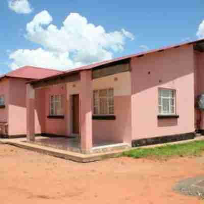 Kwesu Guest House Hotel Exterior