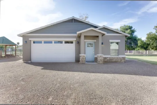 Two Bedroom, clean guest house in Gilbert