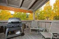 5123 Foxtail Hotels in Moose Wilson Road