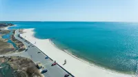 Stunning Beach House with Panoramic Views - Charming Coastal Retreat