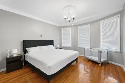 Fully Equipped Kitchen and High-Speed Wi-Fi - Spacious Haven