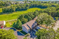 Deluxe condo with a screened patio, electric fireplace, pools, tennis, & gym Hotels near Table Rock Lake