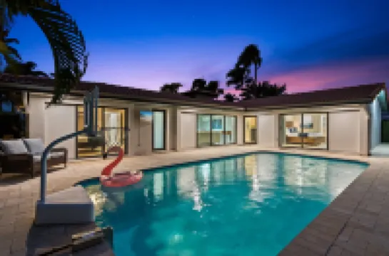 Huge Heated Pool and Spacious Patio with Dock - Stunning Oasis