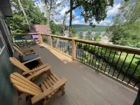 Stunning Lake Views and Spacious Living Areas - Amazing Escape