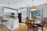 Tranquil Retreat - Cozy Escape, Fireplace, Patio, Views Hotels in Hays County