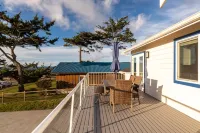 Expansive Deck and Captivating Views - Luxurious Spacious Haven Hotels in Coupeville