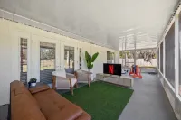 Game Room and Modern Kitchen - Charming Boho Style Retreat