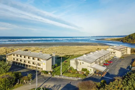 Ocean View and Private Deck - Stunning Coastal Escape
