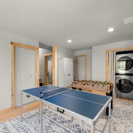 Family Friendly, Sleeps 11, Pets allowed!