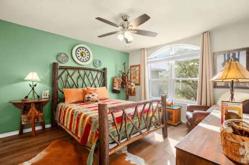 Lake Travis Waterfront lodge/Dock/Firepit/Outdr Lux Hotels in Lago Vista