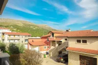 Apartment Vesna Near Beach with the Balcony