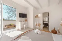 Cala Cala Rooms,Restaurant & Farm Experience