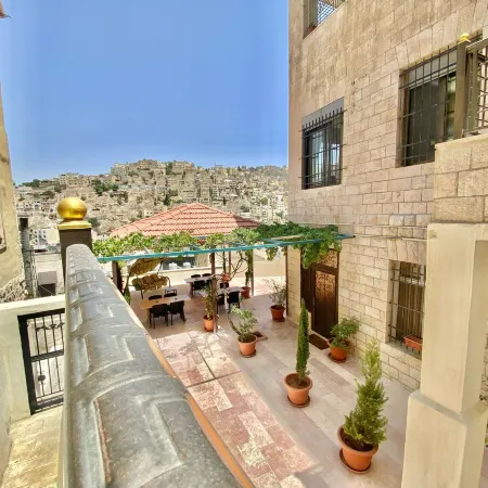 Villa Mira Guesthouse 1 - Downtown Central Amman - Al Diyrih