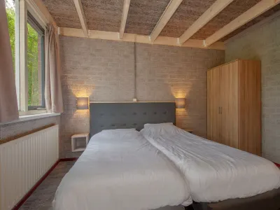 Restyled Bungalow with Dishwasher Near Nature Reserve Hotel in zona Weert