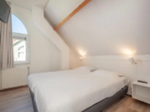 獨立保養良好的別墅配有花園，靠近海灘