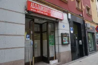 Pensión Calfred II Отели в г. Логроньо