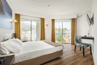 White Waters Hotel Hotels near Machico