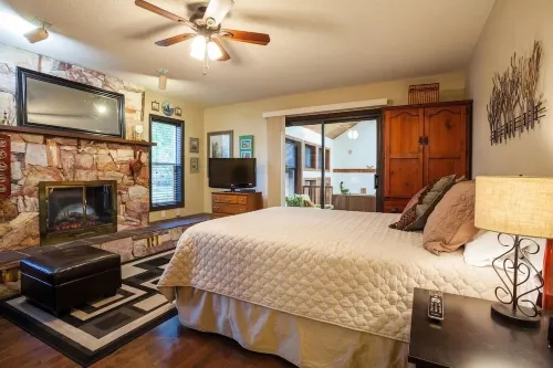 Coles Bay Vacation Retreat Hotels in Capital Regional District