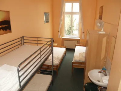 Happy Go Lucky Hotel + Hostel Hotels in der Nähe von Deutsche Oper Berlin