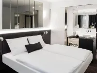 هوتل أمانو جراند سنترال Hotels near في كيه يو فوروم