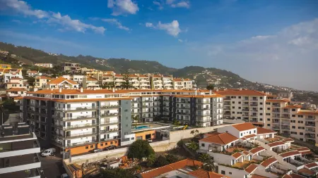 Quintas Village AY by Atlantic Holiday Отели в г. Canico