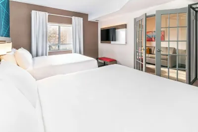 Comfort Suites Hotel di London