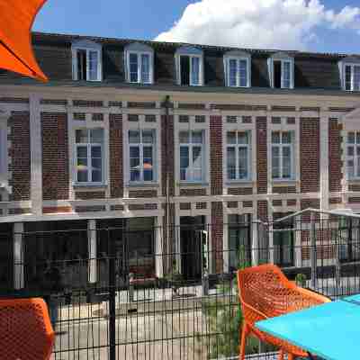 Le Dome Hotel Exterior