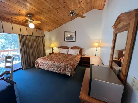 Whispering Pines Lodge Отели в г. Сквирел Маунтин Вэлли