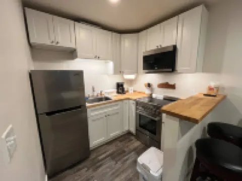 Back Beach Retreat - Car Rental Option