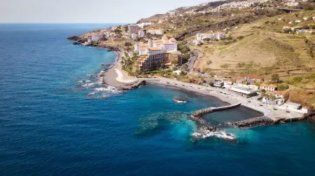 Madeira Ocean View by Atlantic Holiday Отели в г. Canico
