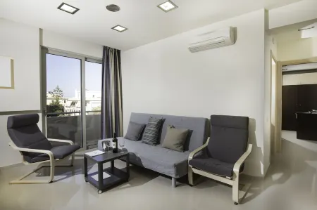 Rhodes Central Suite Отели рядом с достопримечательностью «Anthony Quinn Bay»