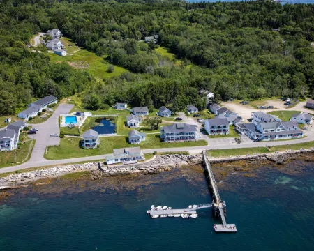 Bluebird Ocean Point Inn Hotels in Lincoln County