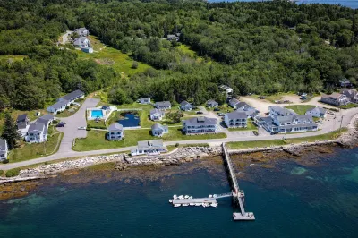 Bluebird Ocean Point Inn Hotels in Boothbay