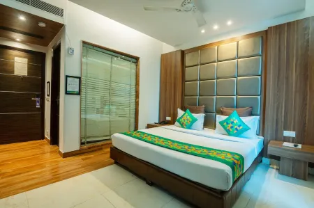 Treebo Twin Tree Отели рядом со станцией Delhi Cantt