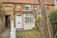 Host & Stay - Honey Cottage