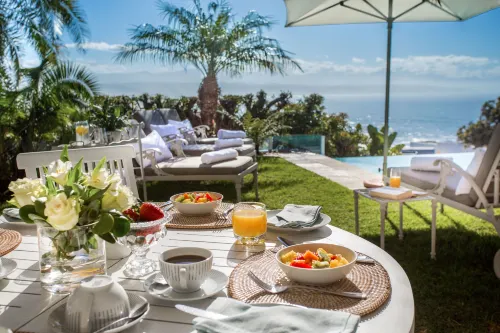 Ocean Watch Guest House - parkir