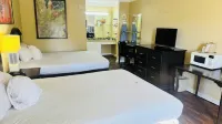 Plantation Oaks Hotels in Millington