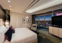The Darling at the Star Gold Coast Hotel di Broadbeach Waters