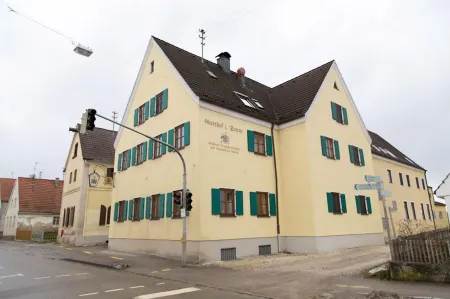 Gasthof Zur Sonne Отели в г. Еттинген-Шеппах