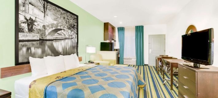 Super 8 by Wyndham Cotulla TX Hotels in Cotulla