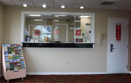 Econo Lodge Chesapeake Route 13 and I-464