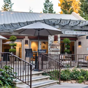 Wine & Roses Hotel Restaurant Spa Lodi